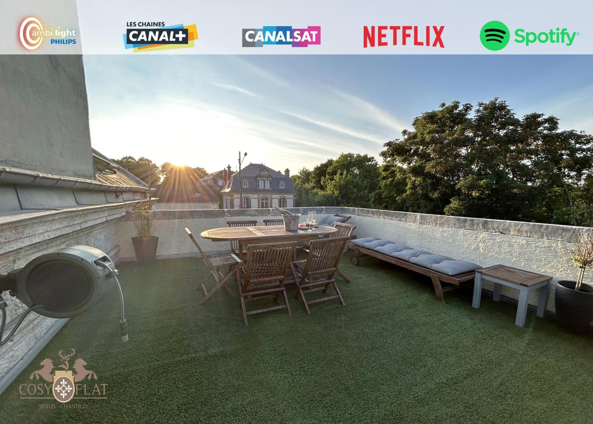 Rooftop - Cosy Flat Centre Senlis Apartment *